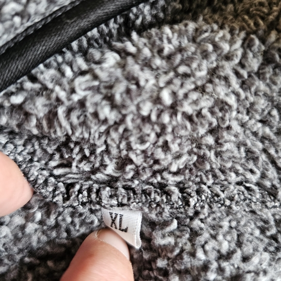 Gray & Black Quilted Soft Fuzzy Knitted Pull-Over Snap Sweater/Jacket ~NWOT! ๐ - Picture 3 of 7